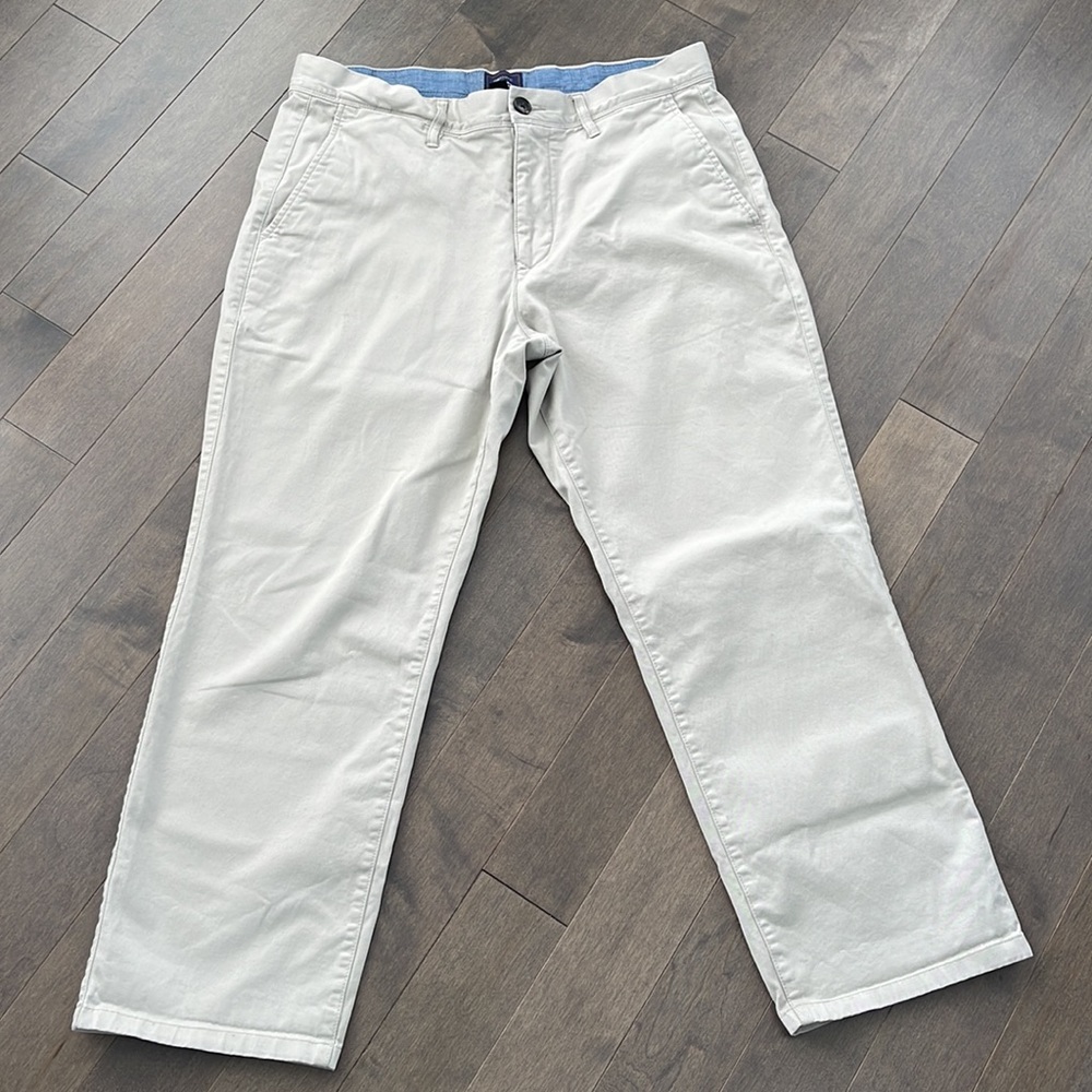 GAP Men’s Beige Tan Khakis Chinos Pants, Straight Stretch, Pockets, Summer Wear